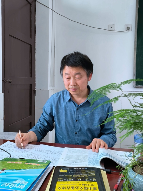 语文组 夏卫东.jpg 语文组 夏卫东.jpg