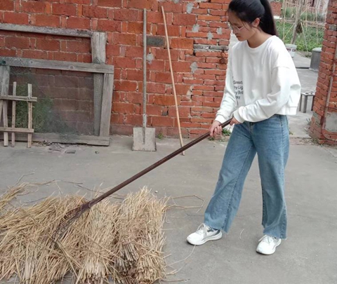 高二10-照片-2.jpg 高二10-照片-2.jpg