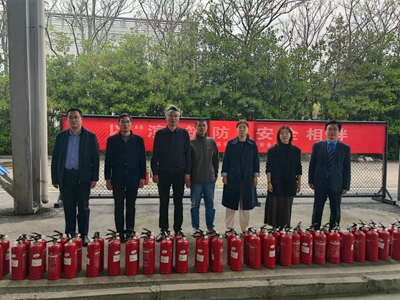 与会校领导.jpg 与会校领导.jpg