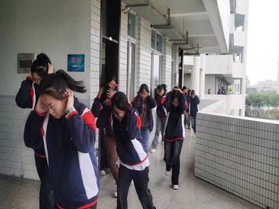 逃生2.jpg 逃生2.jpg